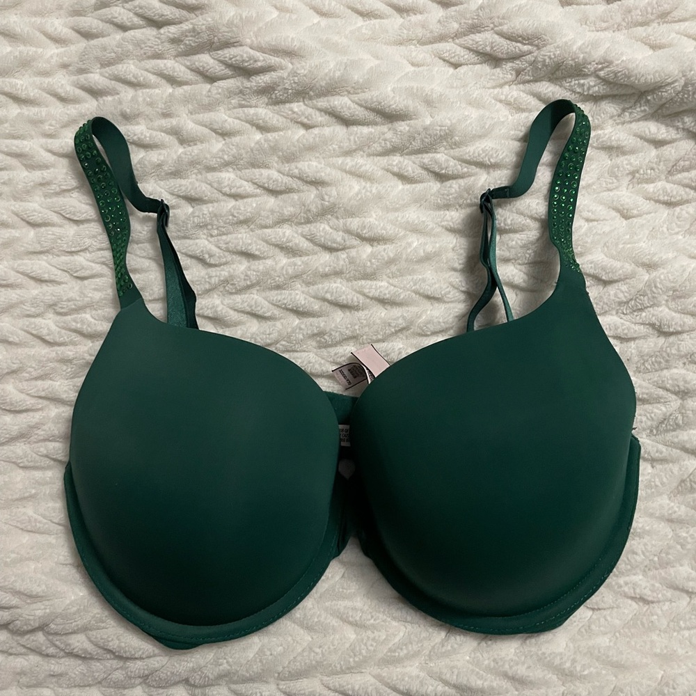 32DDD Victoria’s Secret push-up bra